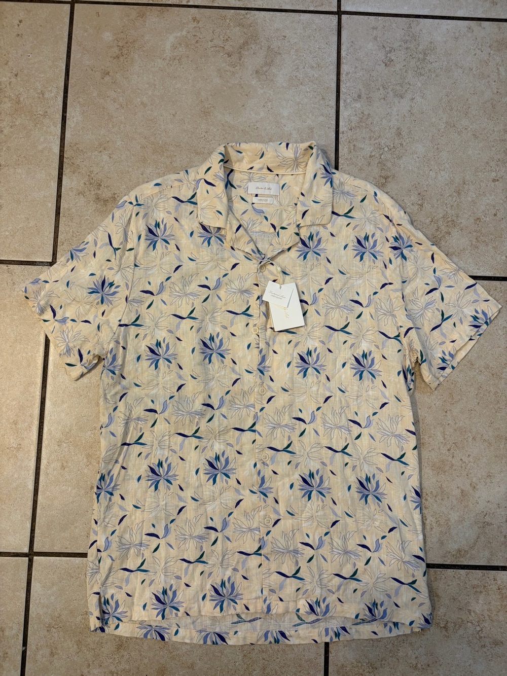 Porter and Ash linen blend shirt featuring a floral print. Size Large